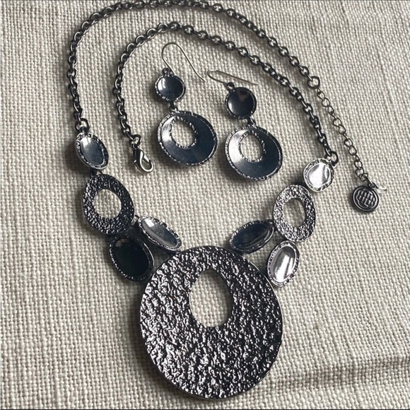 Dana Buchman Drop Statement textured Metal Necklace & Earrings like new - Picture 1 of 7